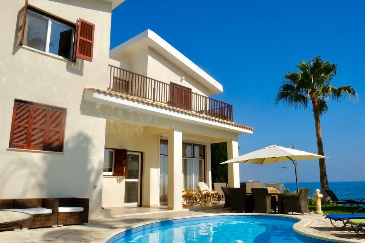 Villa On The First Line Peyia Exterior photo